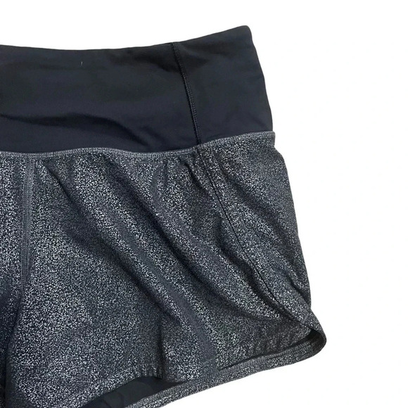 Lululemon Run Times Short II 4" Luminosity Foil Print Black Silver Size 4 - Picture 3 of 8